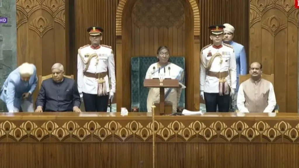Parliament Session 2024 Live: ‘संविधान पर सबसे बड़ा हमला था आपातकाल’, संसद में बोलीं राष्ट्रपति द्रौपदी मुर्मु